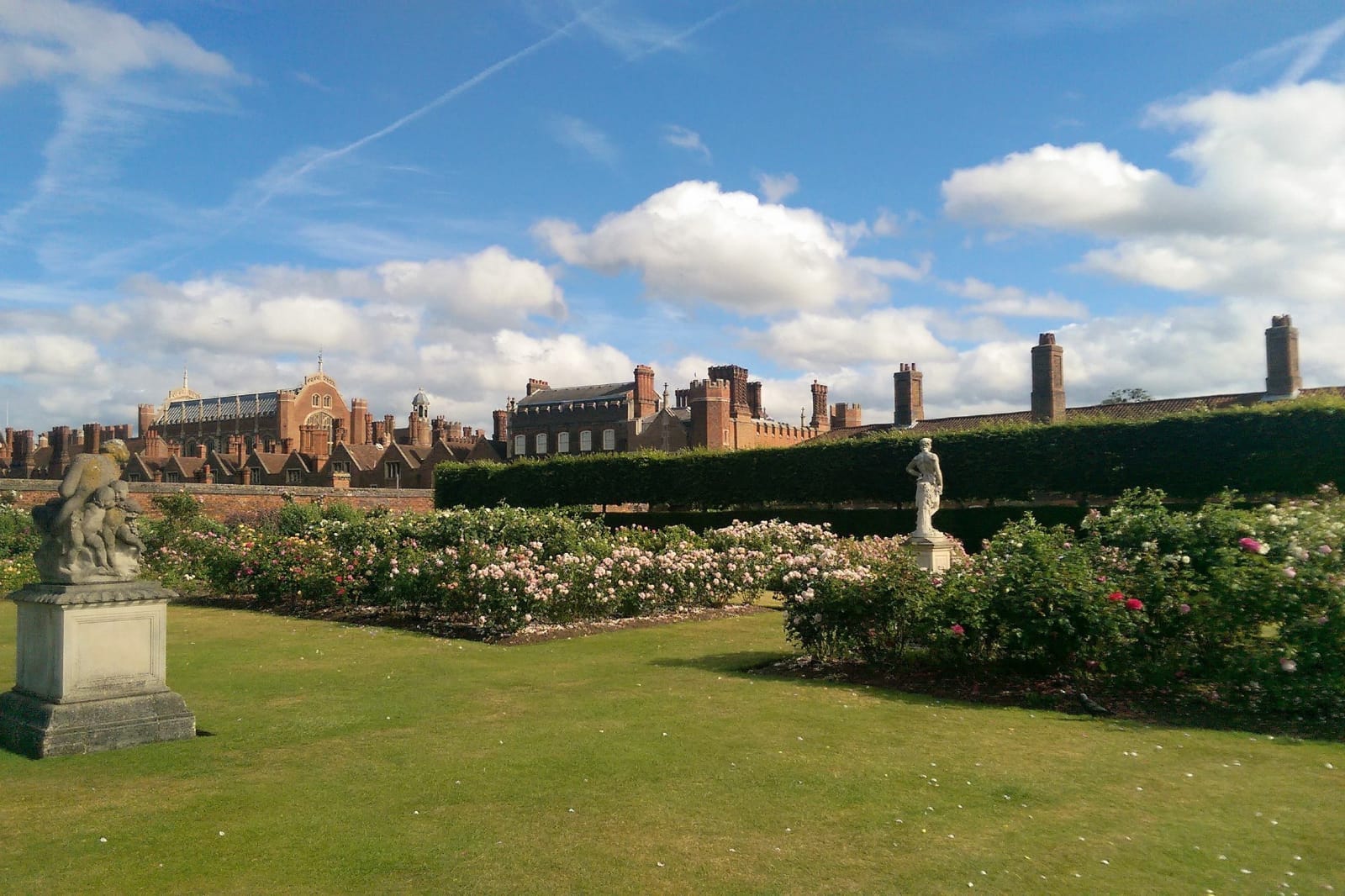 Exclusive Burwood Park estate and luxury family homes in prestigious Hersham