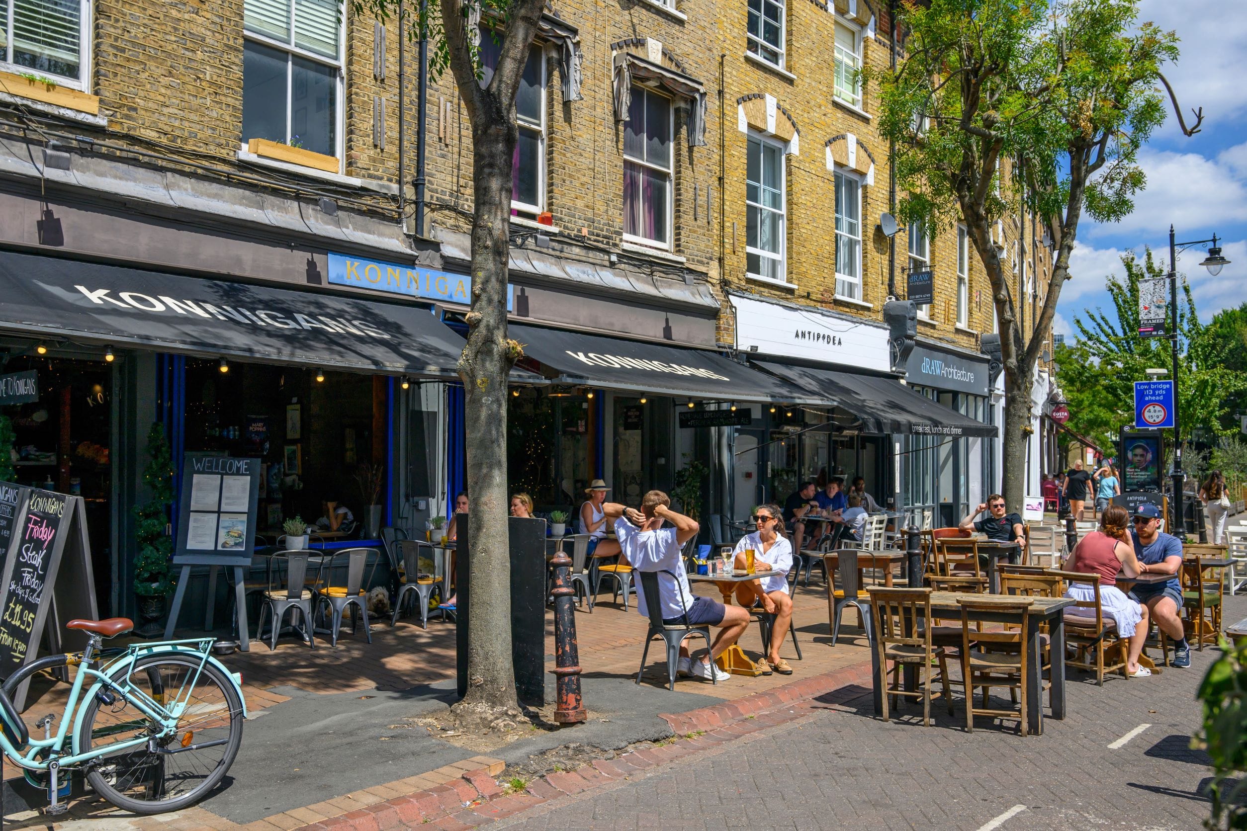 Wandsworth Common green spaces and family properties